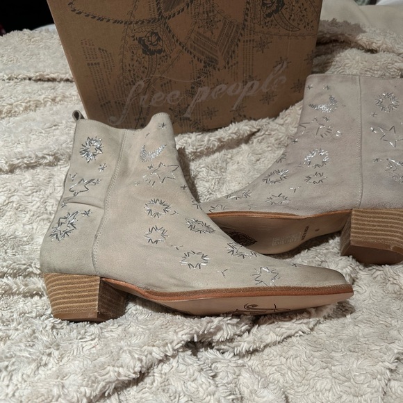 FREE PEOPLE size 10 (40) Tan/Cream Bowers Embroidered Boots NEW $198 - Picture 11 of 16